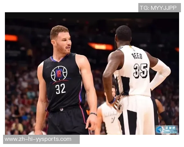 职业足球裤的选择与搭配技巧助你提升场上表现与时尚感 职业足球裤的选择与搭配技巧助你提升场上表现与时尚感